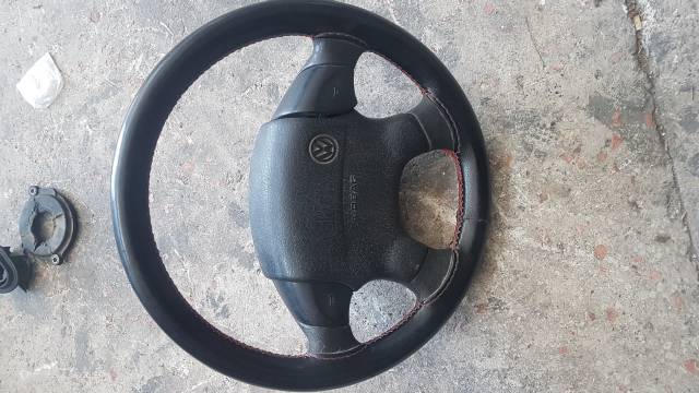 VOLKSWAGEN 98 POLO  GOLF